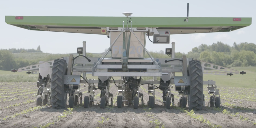 播種と除草の両方を行う全自動ロボットを開発・販売する