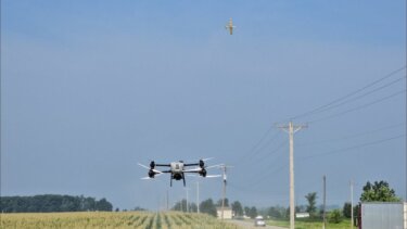 ドローンと農業航空機の比較：効率とコストを視野に入れた選択肢