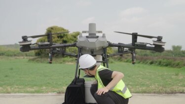 DJI Agras T100の散布システム導入ガイド｜農業ドローンの散布機能を活用する方法