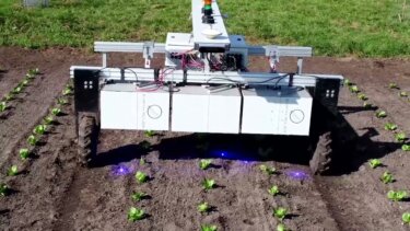 CLausロボット｜AIと集光技術で雑草を精准に撃退